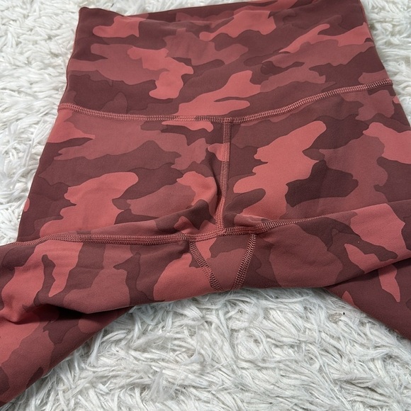 Lululemon Wunder Train High Rise Short 8" Heritage 365 Camo Brier Rose Multi - Picture 2 of 6